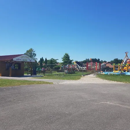 Camping Mobil Lac Du Der *
